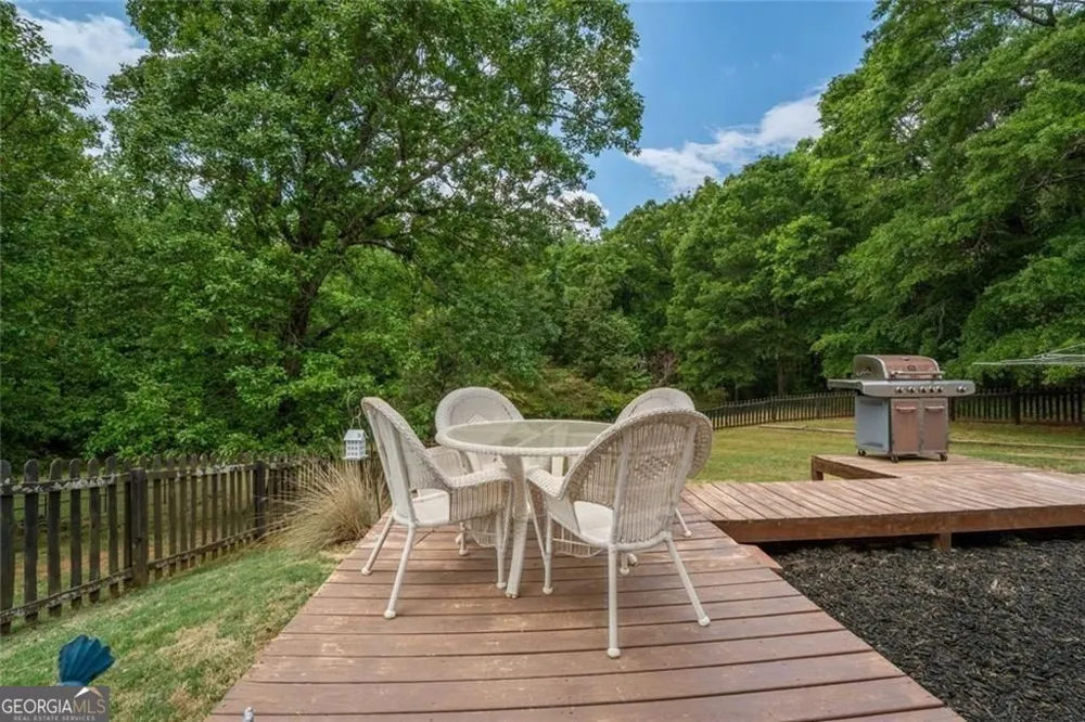 329 Tallassee LN Statham, GA 30666