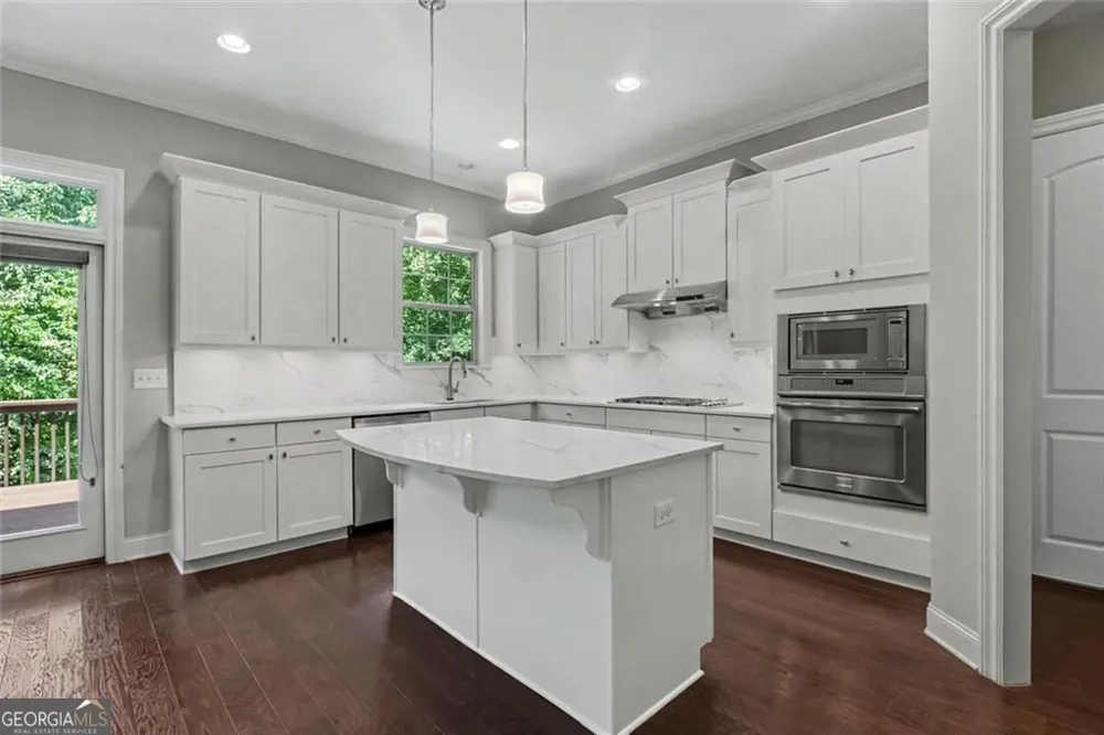 2720 Cogburn LN Milton, GA 30004