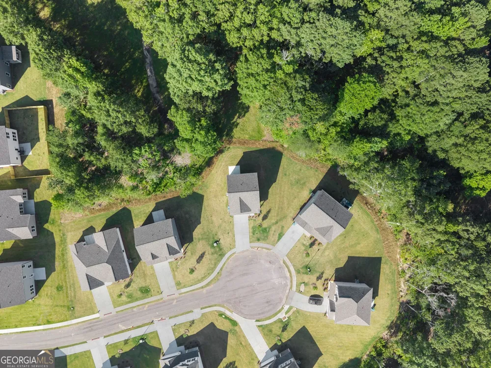 70 Edith CT Statham, GA 30666