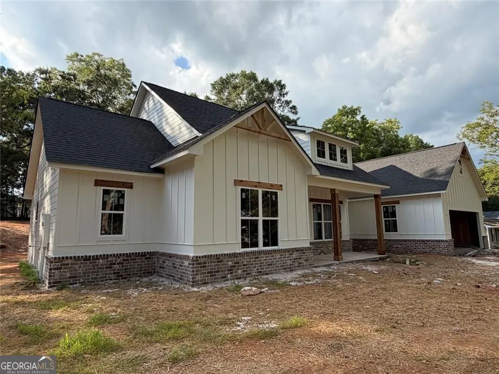 207 Walton ST Loganville, GA 30052