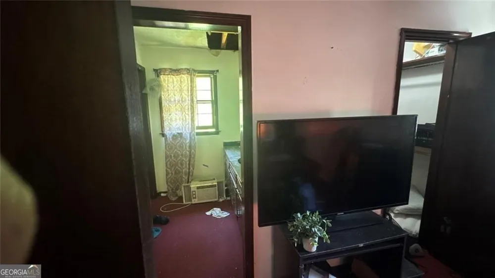 1053 Redan TRL Stone Mountain, GA 30088