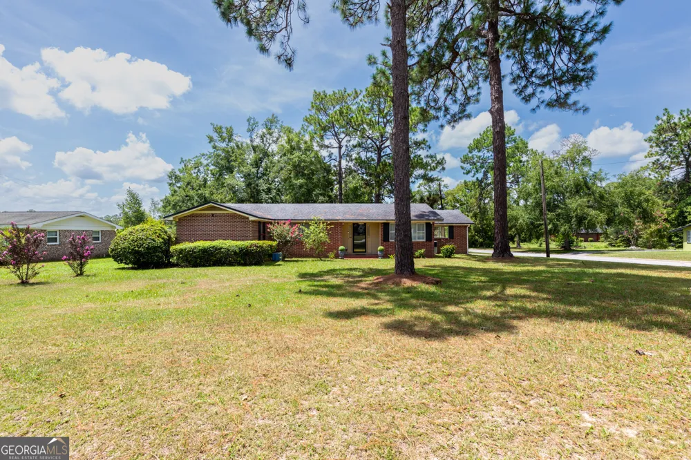 107 Community DR Waycross, GA 31501