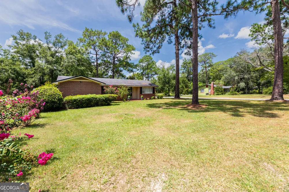 107 Community DR Waycross, GA 31501