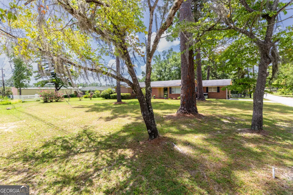 107 Community DR Waycross, GA 31501