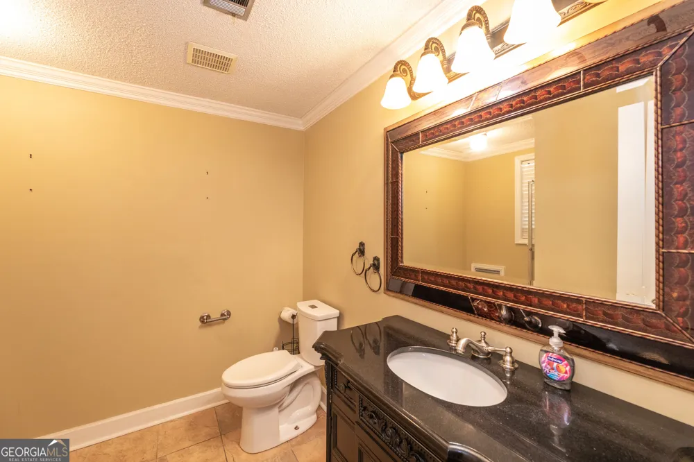 107 Community DR Waycross, GA 31501