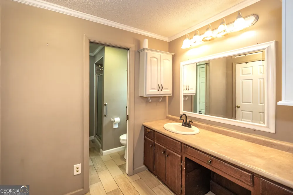 107 Community DR Waycross, GA 31501