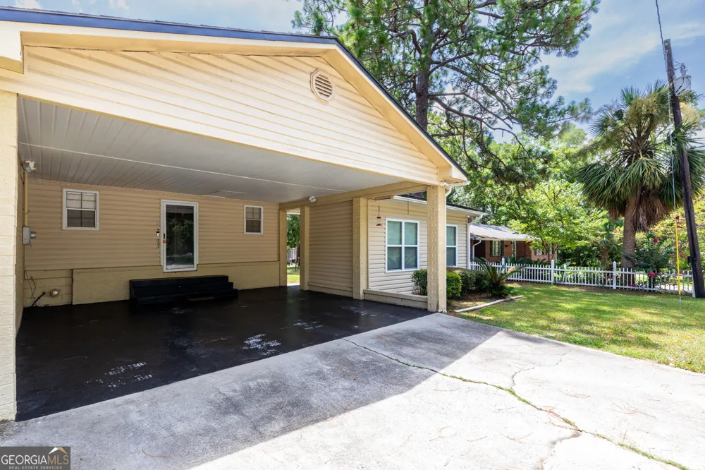 107 Community DR Waycross, GA 31501