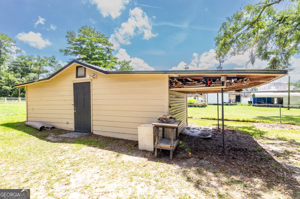 107 Community DR Waycross, GA 31501