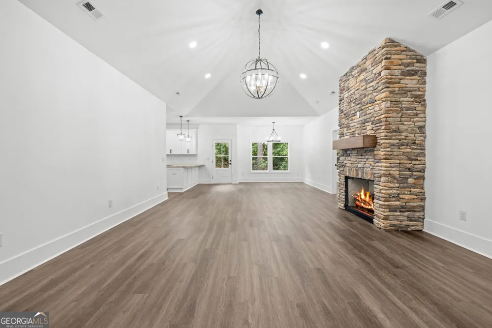 203 Palmer LN Westminster, SC 29693