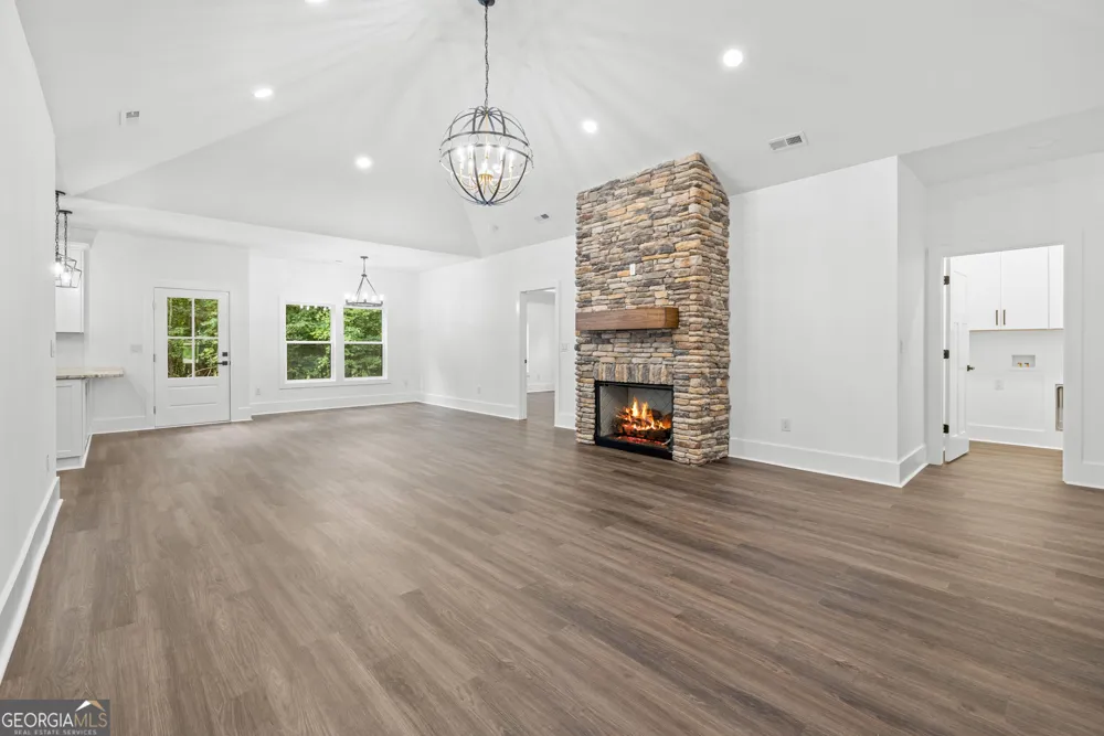 203 Palmer LN Westminster, SC 29693