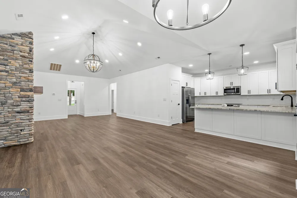 203 Palmer LN Westminster, SC 29693
