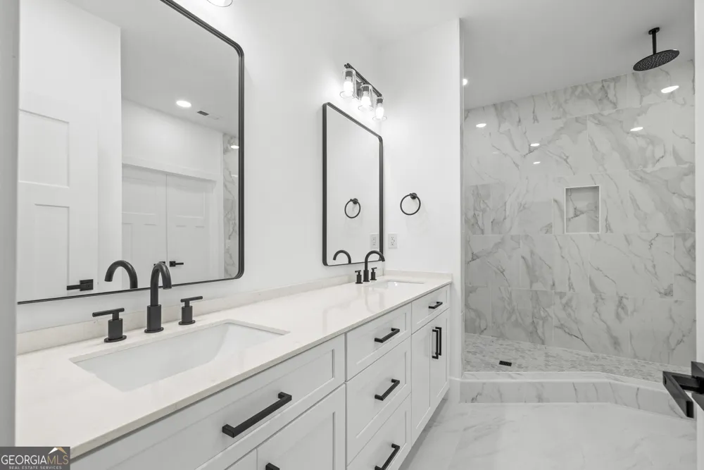 203 Palmer LN Westminster, SC 29693