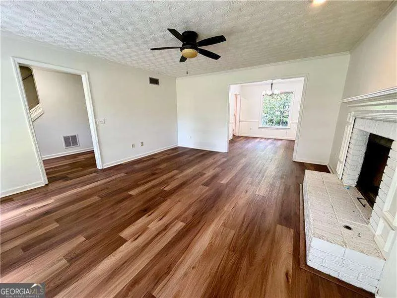 926 W Mill TRCE NW Kennesaw, GA 30152