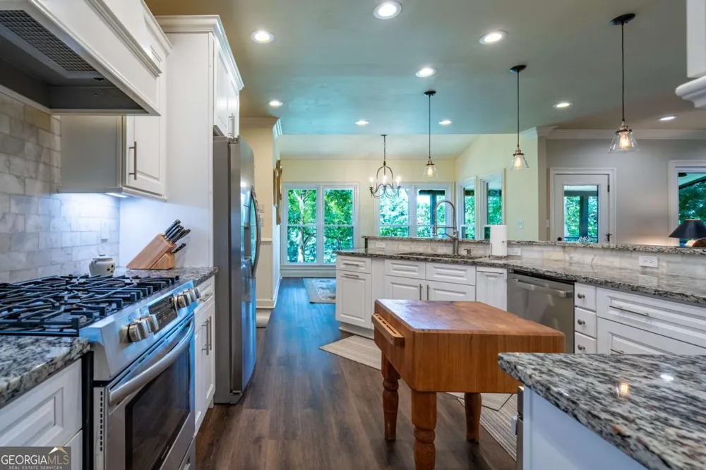 2613 Gladstone TER Woodstock, GA 30189