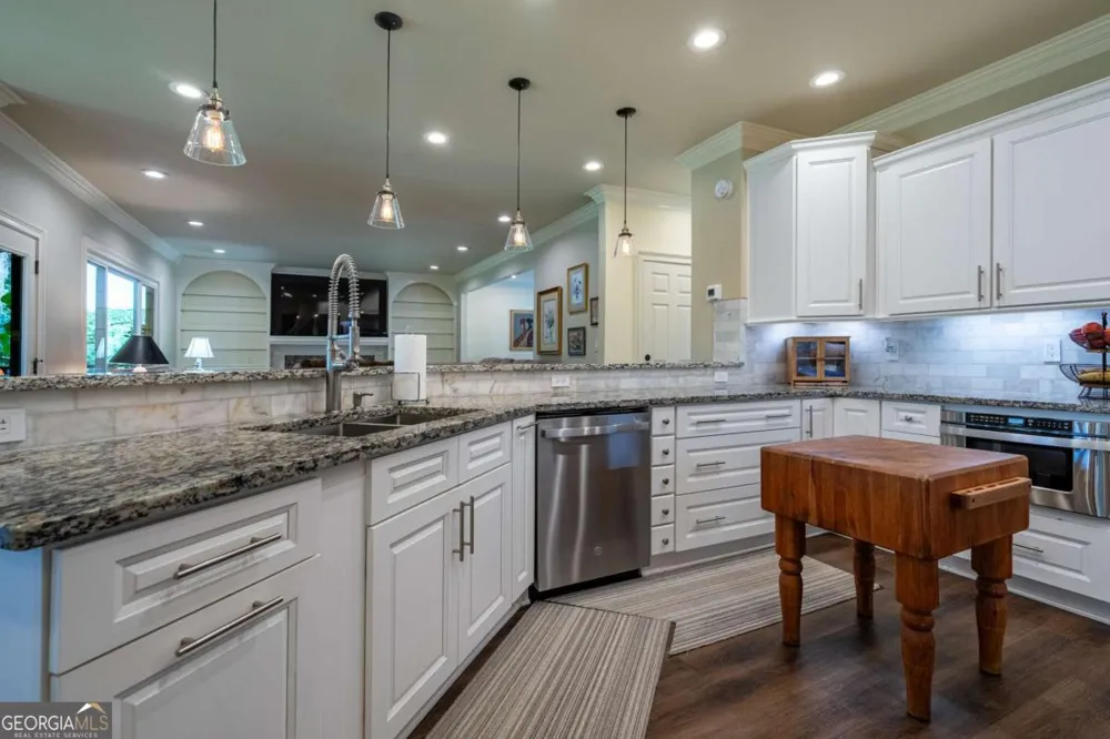 2613 Gladstone TER Woodstock, GA 30189