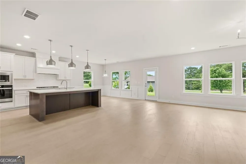 8315 Creekside Overlook DR Gainesville, GA 30506
