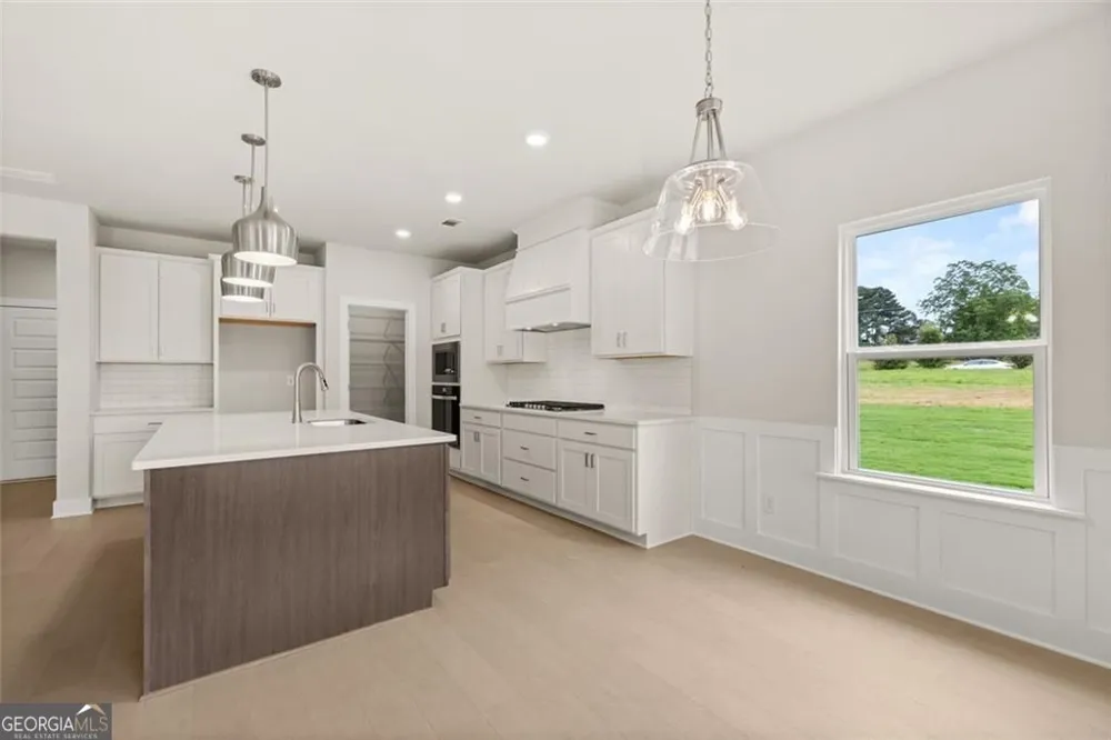 8315 Creekside Overlook DR Gainesville, GA 30506