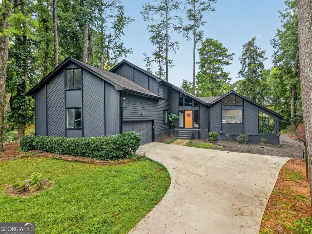 1553 Bell Flower CT Stone Mountain, GA 30088