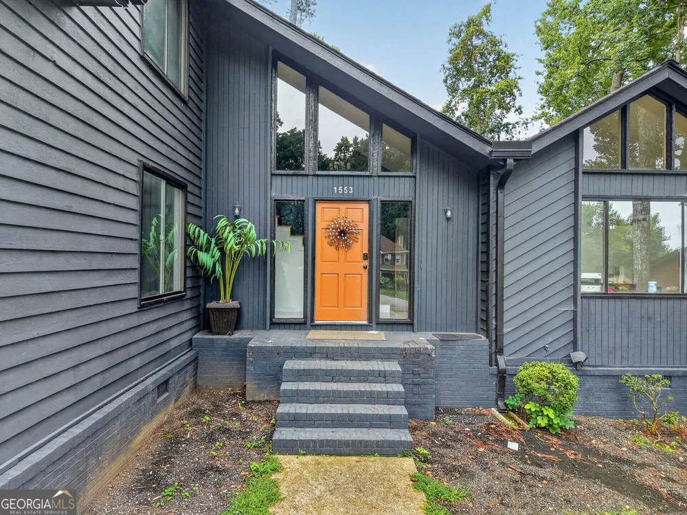 1553 Bell Flower CT Stone Mountain, GA 30088