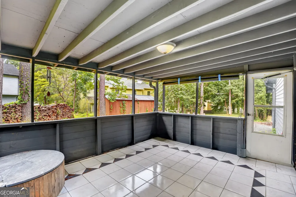 1553 Bell Flower CT Stone Mountain, GA 30088