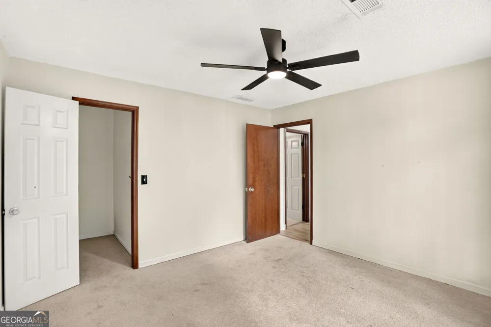 1553 Bell Flower CT Stone Mountain, GA 30088