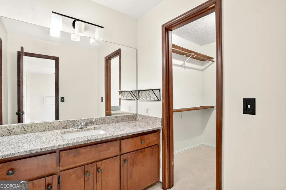 1553 Bell Flower CT Stone Mountain, GA 30088