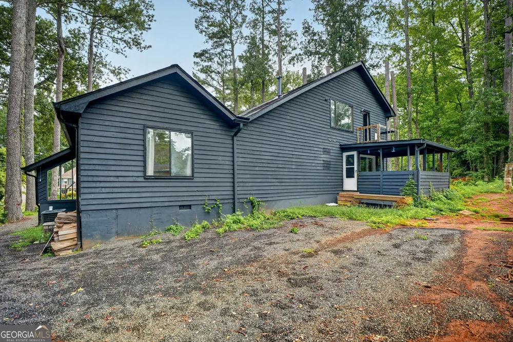 1553 Bell Flower CT Stone Mountain, GA 30088