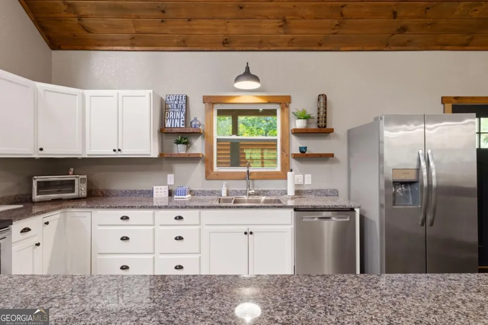 531 Sowers RD Blue Ridge, GA 30513
