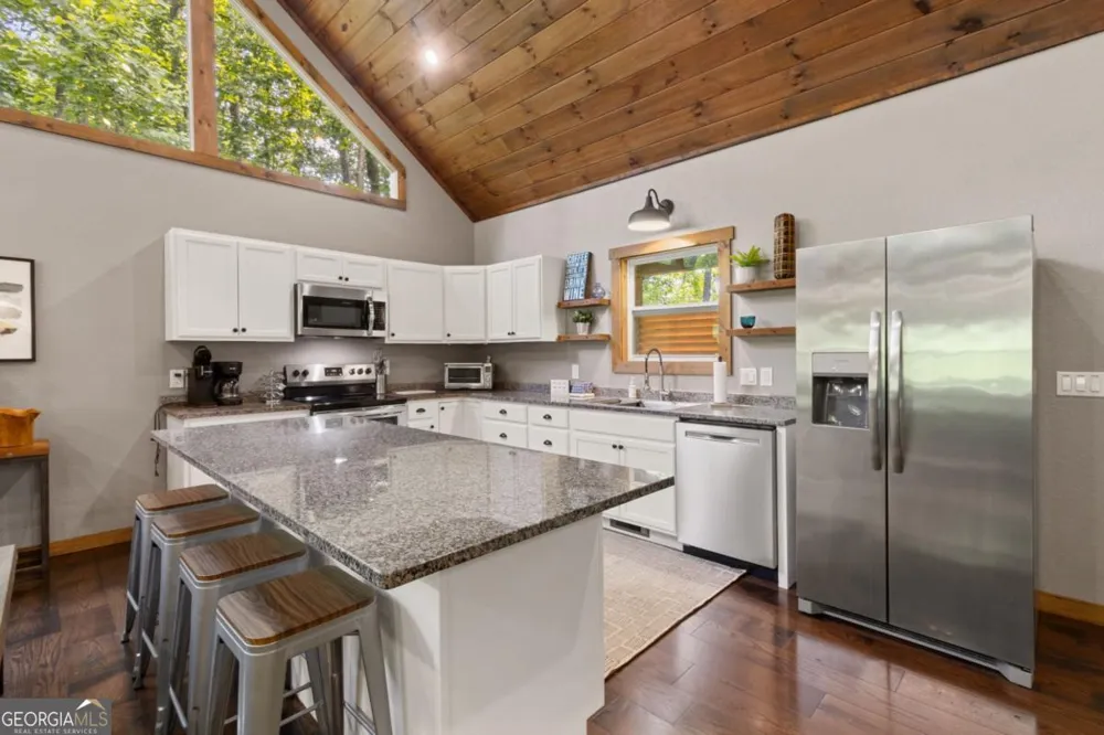 531 Sowers RD Blue Ridge, GA 30513