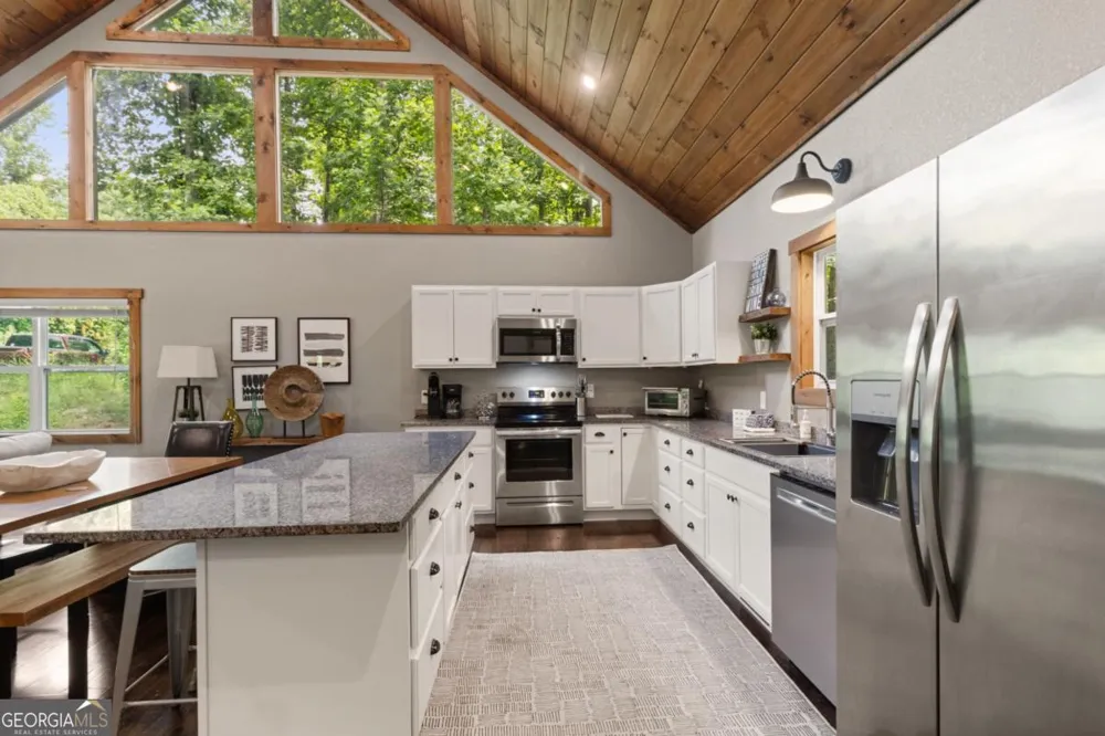 531 Sowers RD Blue Ridge, GA 30513