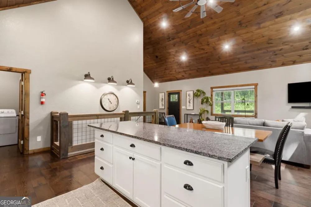 531 Sowers RD Blue Ridge, GA 30513