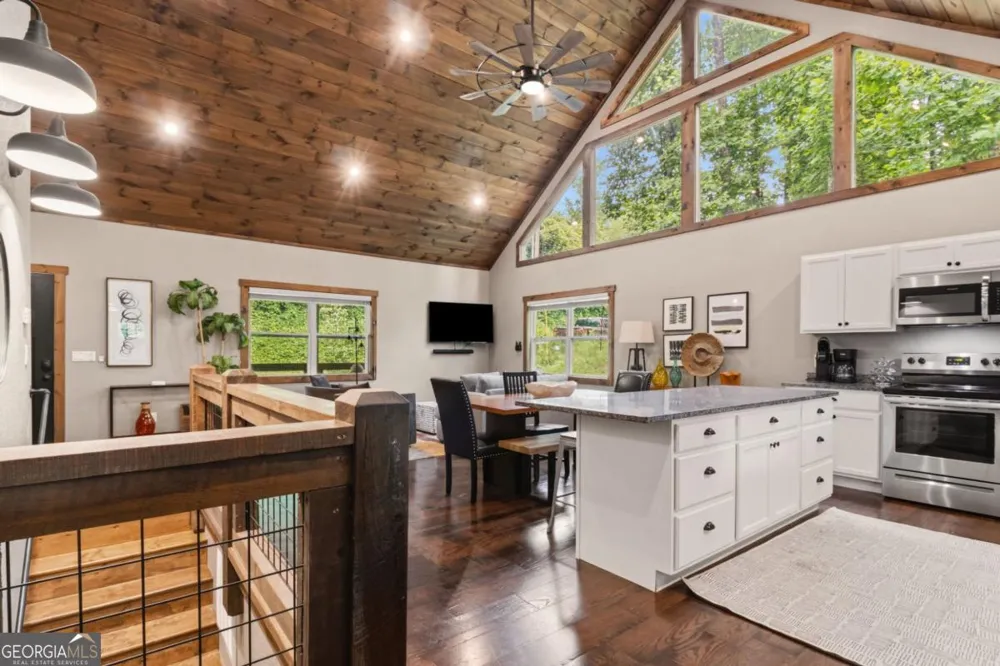 531 Sowers RD Blue Ridge, GA 30513