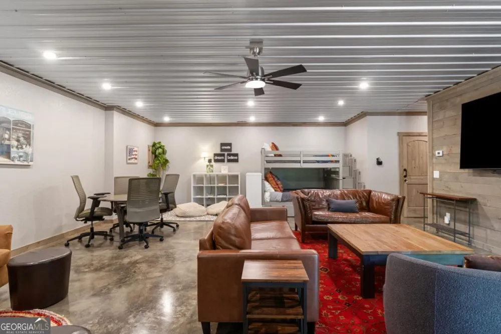 531 Sowers RD Blue Ridge, GA 30513