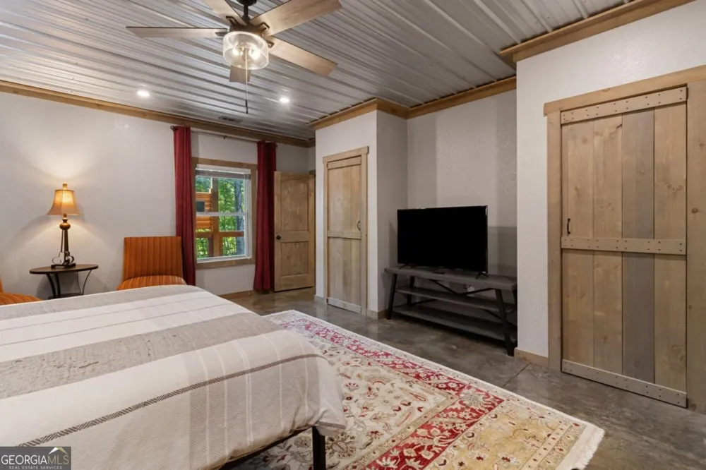 531 Sowers RD Blue Ridge, GA 30513