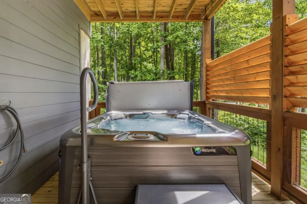 531 Sowers RD Blue Ridge, GA 30513