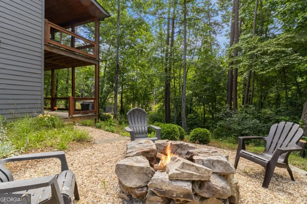 531 Sowers RD Blue Ridge, GA 30513