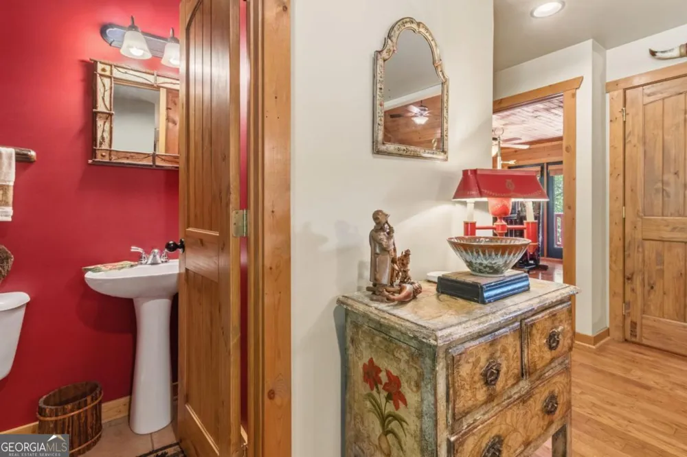 175 Leisure DR Ellijay, GA 30536