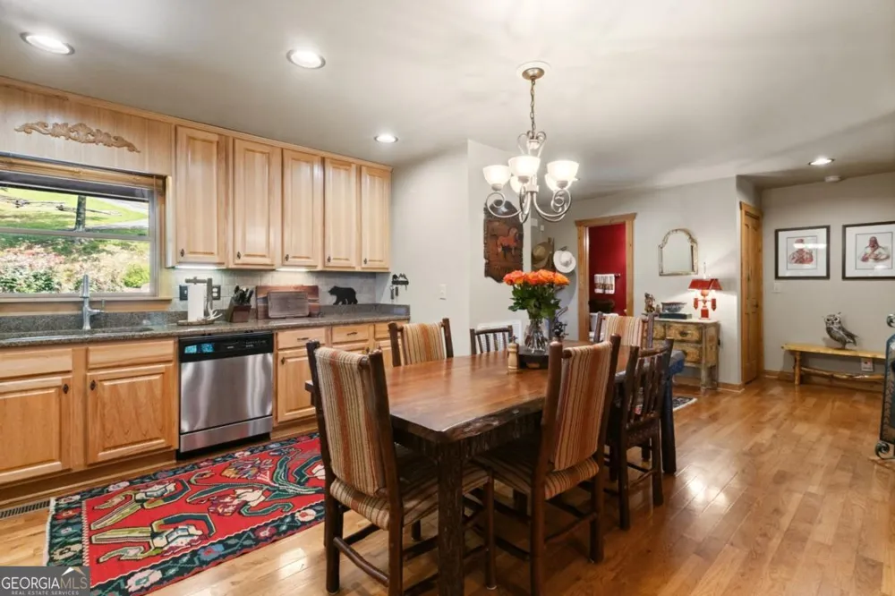 175 Leisure DR Ellijay, GA 30536