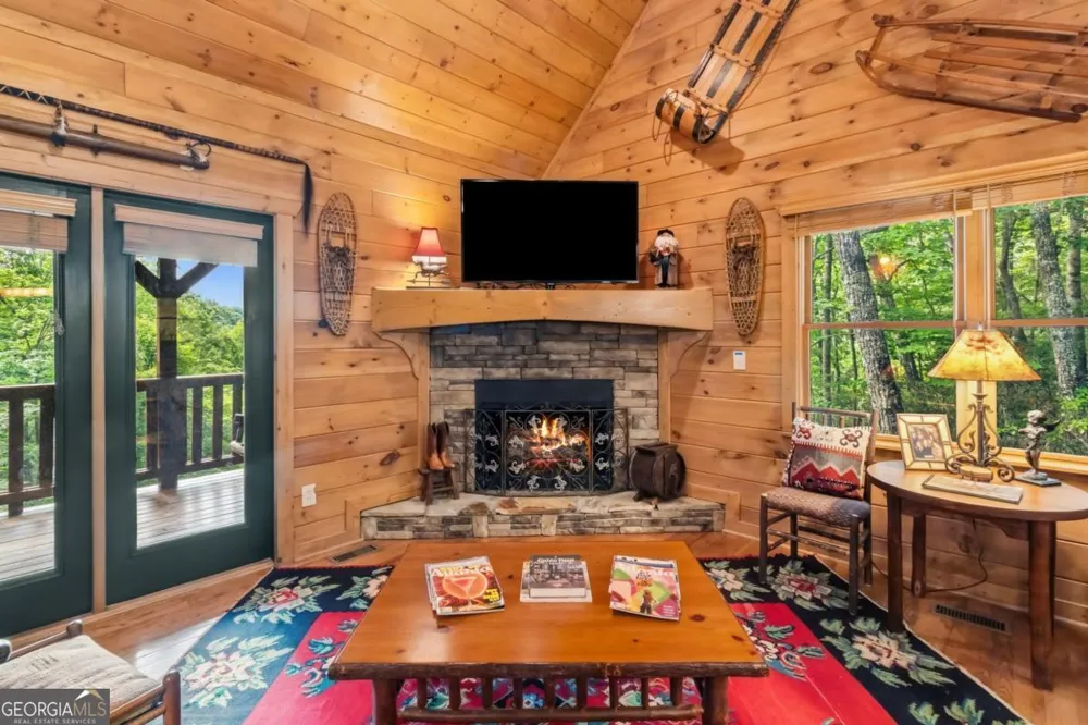 175 Leisure DR Ellijay, GA 30536
