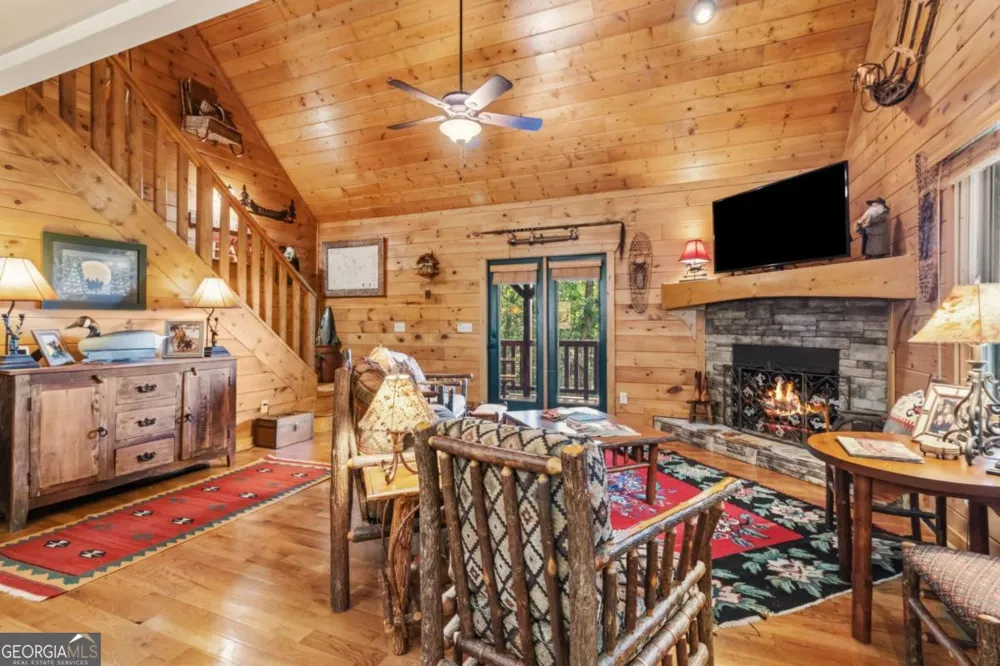 175 Leisure DR Ellijay, GA 30536