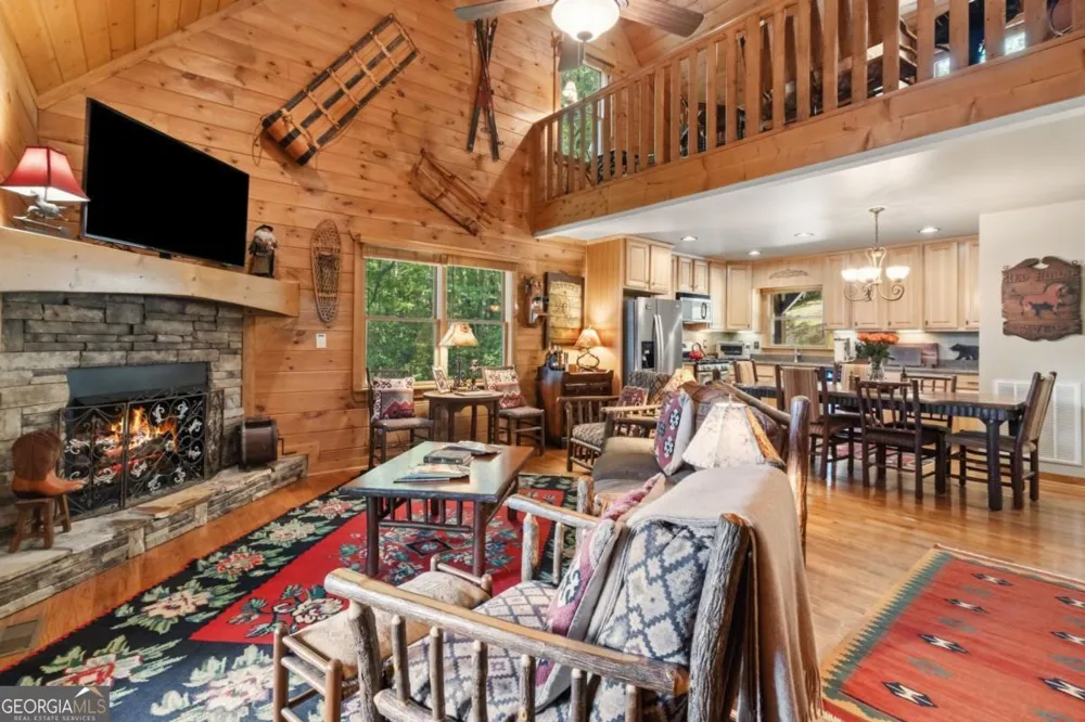 175 Leisure DR Ellijay, GA 30536
