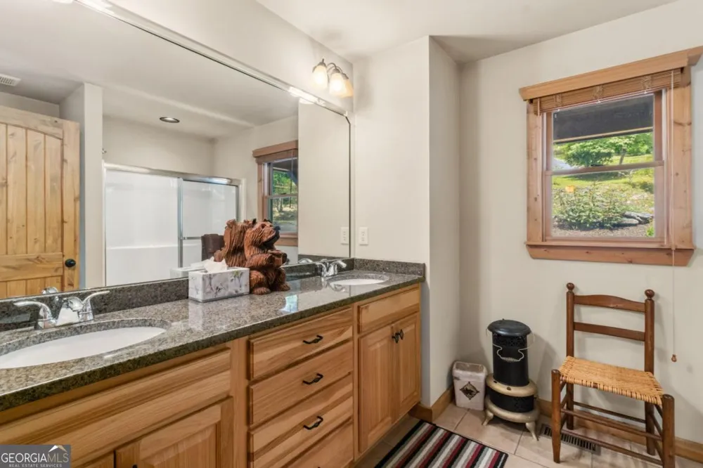 175 Leisure DR Ellijay, GA 30536