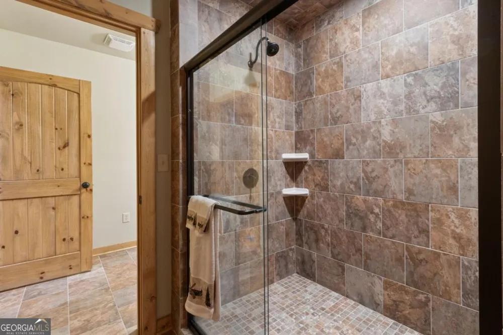 175 Leisure DR Ellijay, GA 30536