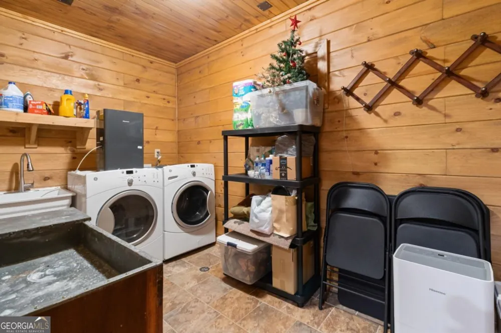 175 Leisure DR Ellijay, GA 30536