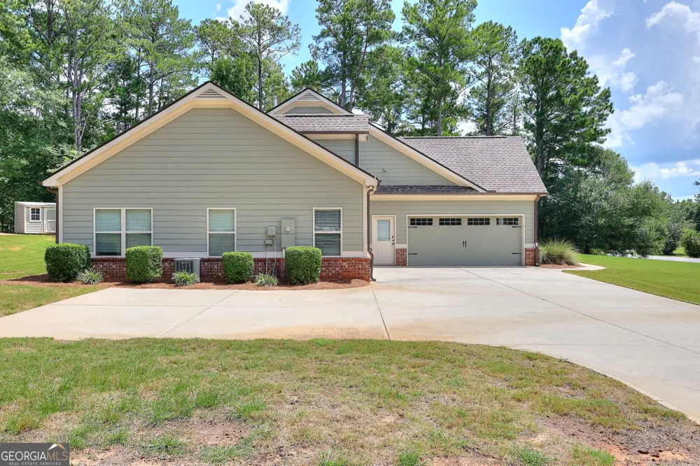 1414 Maple Cove LN Loganville, GA 30052