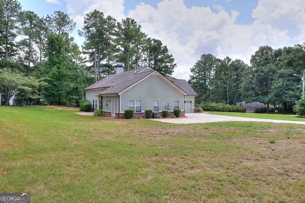 1414 Maple Cove LN Loganville, GA 30052