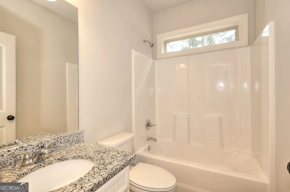1414 Maple Cove LN Loganville, GA 30052