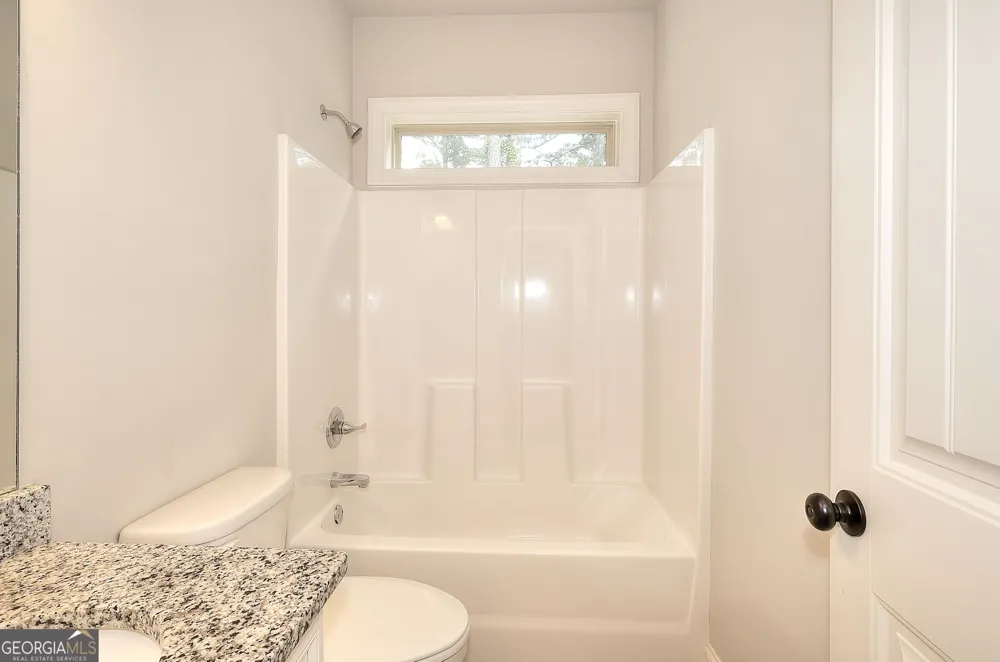 1414 Maple Cove LN Loganville, GA 30052