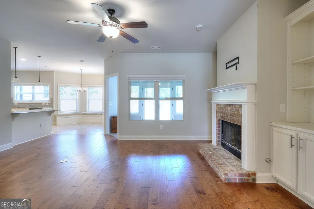 1414 Maple Cove LN Loganville, GA 30052