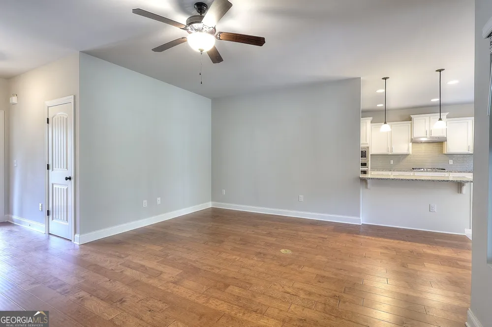 1414 Maple Cove LN Loganville, GA 30052